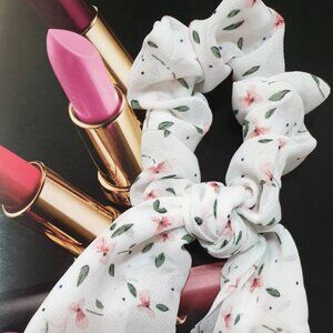 Fashion White Elastic Floral Hair Tie Girls Women Casual Formal Accessory Gift